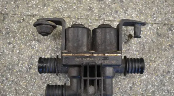 BMW X5 F15 Coolant heater control valve 64116910544