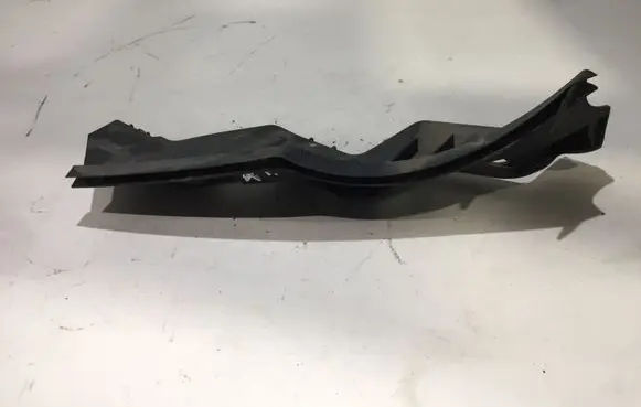 Volkswagen PASSAT B6 Front bumper mounting bracket 3C0807889