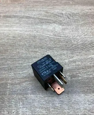 Volkswagen PASSAT B6 Other relay 3D0951253A 433