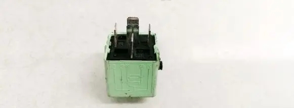 BMW 5 E39 Other relay 61368373700 v23134-k59-x312