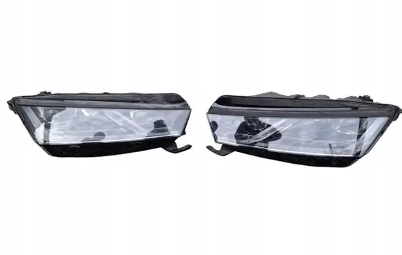 Skoda Octavia Mk4 Headlight/headlamp 5E3941015A