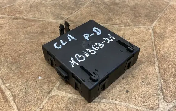 Mercedes-Benz CLA C117 X117 W117 Door control unit/module A1669000618