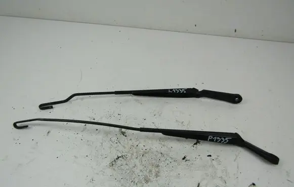 Volkswagen Golf IV Front wiper blade arm 