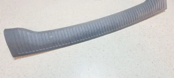 Trunk/boot sill cover protection