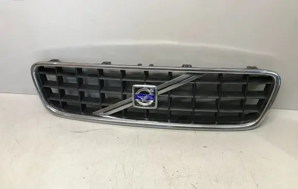 Volvo S60 Front bumper upper radiator grill 08693331