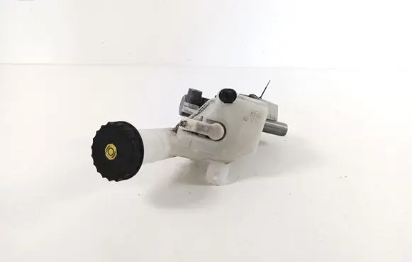 Master brake cylinder