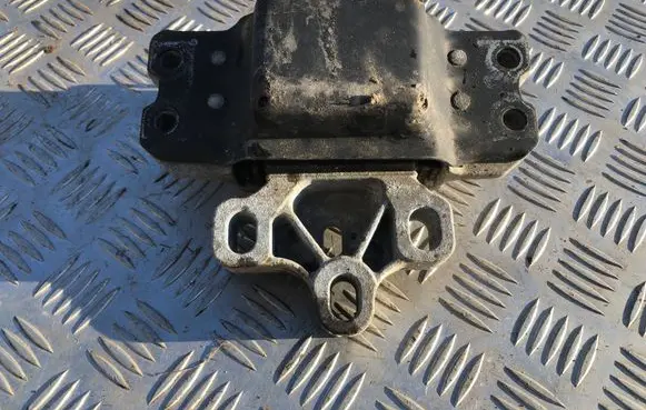 Audi A3 S3 8V Engine mount bracket 1K0199555