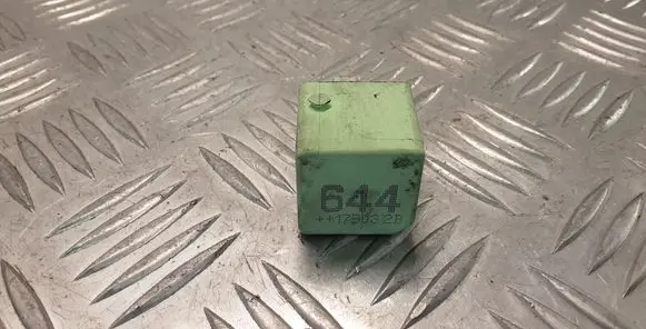 Audi A4 S4 B7 8E 8H Other relay 4H0951253