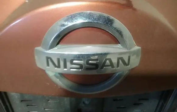 Nissan Murano Z50 Manufacturer badge logo/emblem 