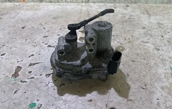 Audi A6 S6 C6 4F Intake manifold valve actuator/motor 059129086F