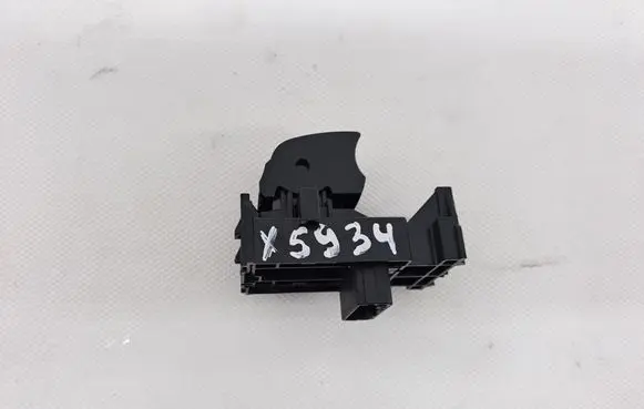 Toyota C-HR I Electric window control switch