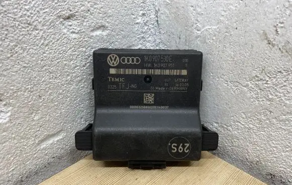 Volkswagen PASSAT B7 Gateway control module 1K0907530E 1K0907951