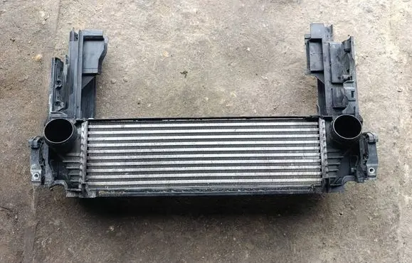 BMW 5 F10 F11 Intercooler radiator 7805629