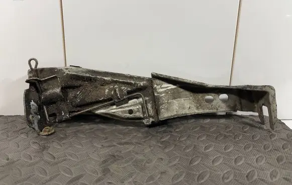 Audi A6 S6 C4 4A Radiator mount bracket 4A0805808