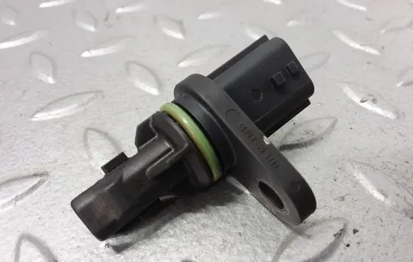 Nissan Note (E12) Camshaft speed sensor 0141700792