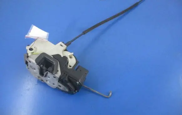 Opel Insignia A Front door lock 13503150HP