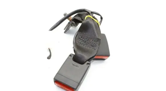 Hyundai Kona II Middle seatbelt buckle (rear) 