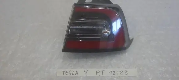 Tesla Model Y Rear/tail lights 1077398 1077400