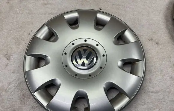 Volkswagen PASSAT B5 R15 wheel hub/cap/trim VWT0821011 1T0601147