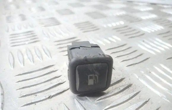 Volkswagen Golf IV Fuel tank opening switch 3B0959833A