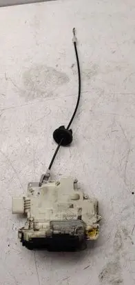 Audi A4 S4 B7 8E 8H Front door lock 8e1837015