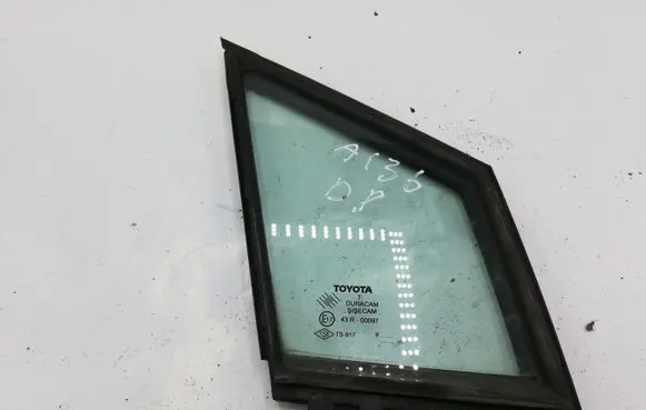 Toyota Corolla Verso AR10 Front triangle window/glass 43R00097
