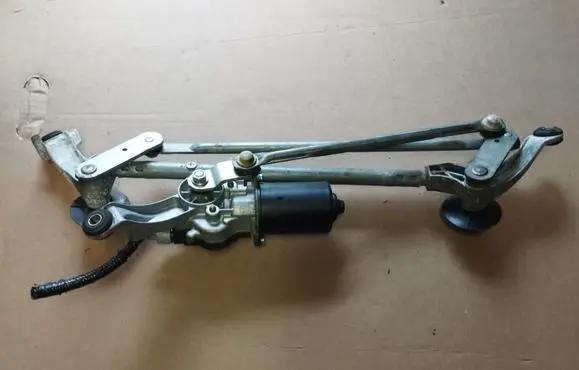 Infiniti G37 Front wiper linkage and motor 28810JK61A