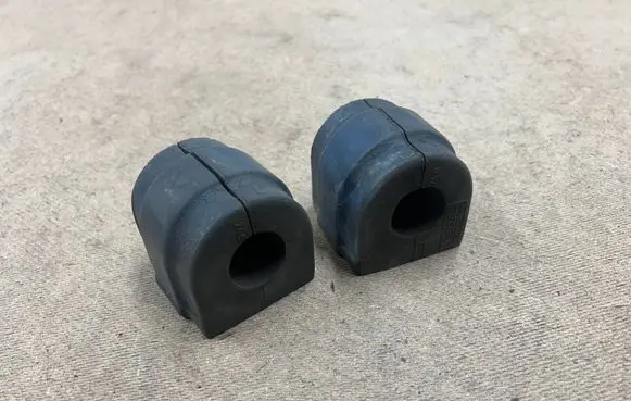 BMW 3 E46 Sway bar bush bracket, front 31351095271 1095271