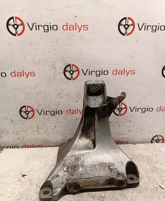 Audi A4 S4 B7 8E 8H Engine mounting bracket 8e0199308