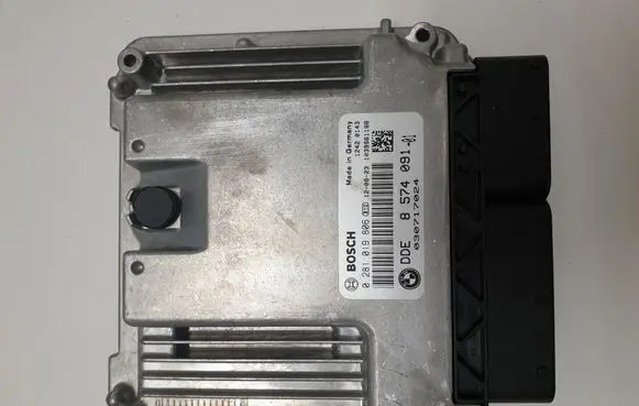 BMW 5 F10 F11 Engine control unit/module 0281019806 8574091 030717024