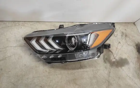 Ford Mustang VI Headlight/headlamp FR3B13005B