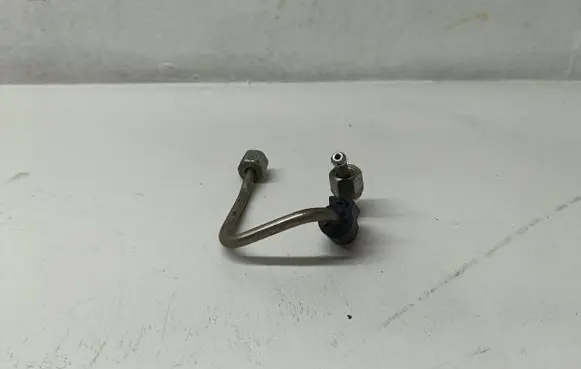 Fuel injector supply line/pipe