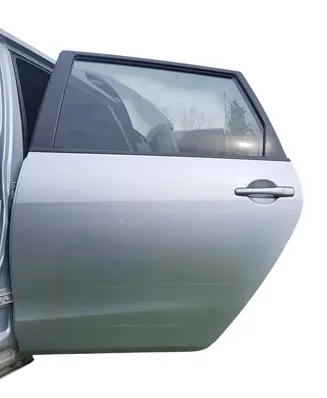 Mitsubishi Grandis Rear door