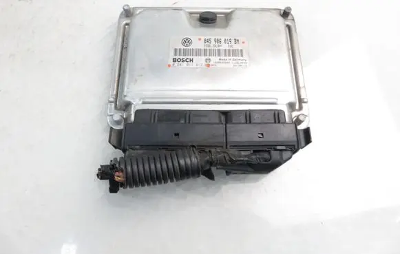 Skoda Fabia Mk1 (6Y) Engine control unit/module 0281011412 045906019BM