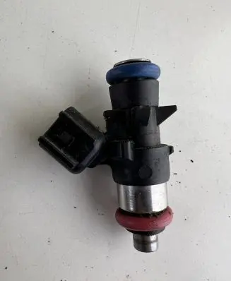 Dodge RAM 1500 DS Fuel injector 05184085AC 13412120654