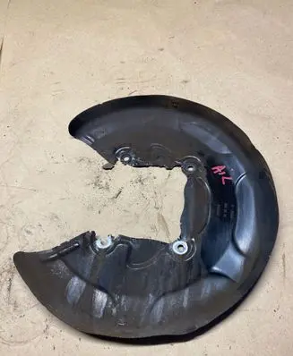 BMW 2 F46 Rear brake disc plate dust cover 6799739 82518 0215209