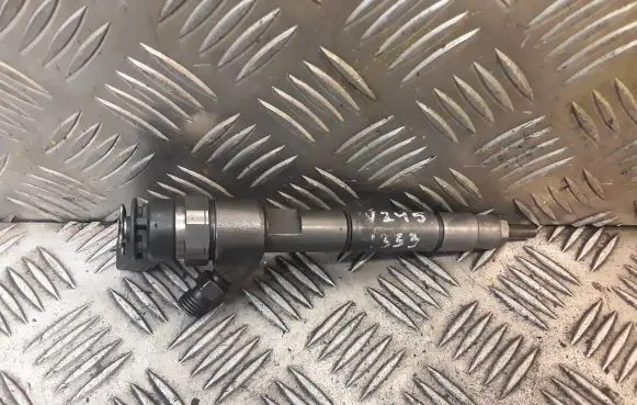 Mercedes-Benz B W245 Fuel injector 6400700787