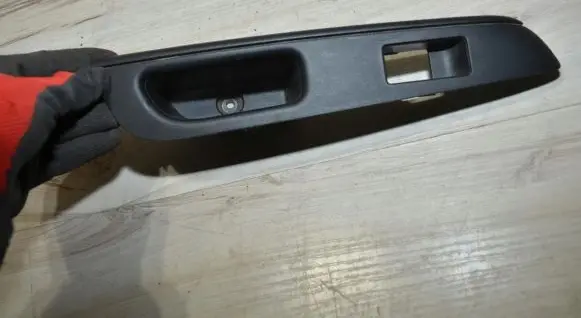 Nissan Note (E12) Rear door handle trim 