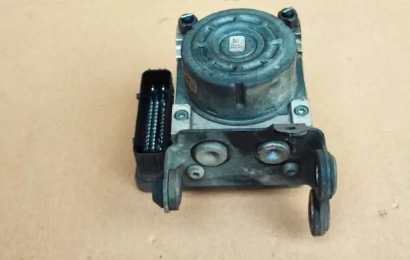 Ford Mondeo MK V ABS Pump EG9C-2C405-ED