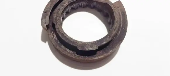 Volkswagen PASSAT B3 Front coil spring rubber mount 357512149a