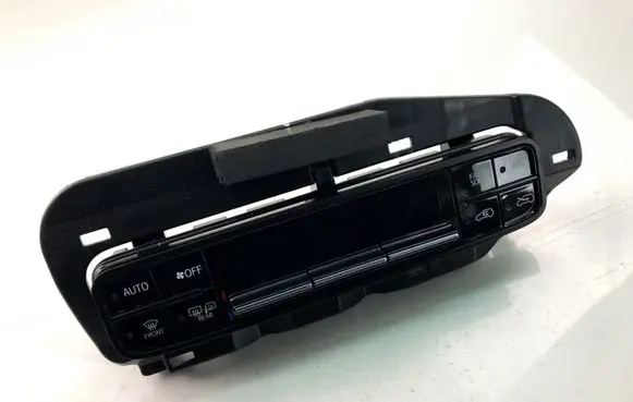 Toyota Auris E180 Climate control unit 5590002060