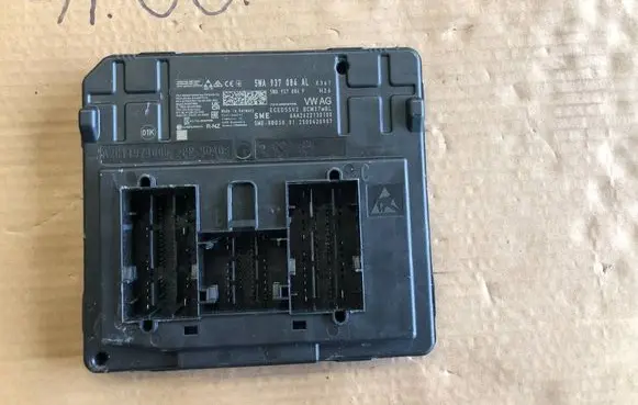 Volkswagen Golf VIII Central body control module 5WA937084AL