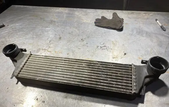 BMW X5 E53 Intercooler radiator 779123102