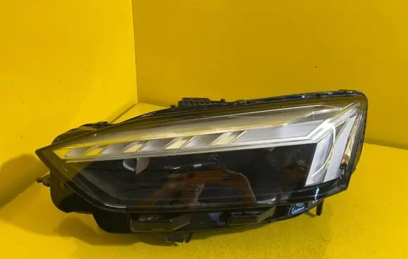 Audi A5 Headlight/headlamp 8W6941039