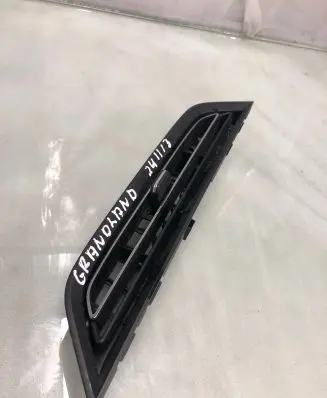 Opel Grandland X Dash center air vent grill 9838272877