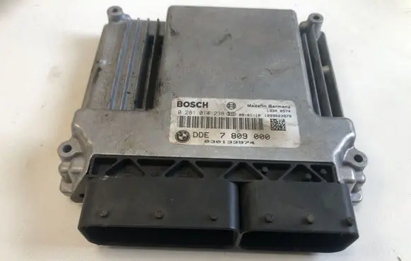 BMW 5 E60 E61 Engine control unit/module 7809000 0281014238