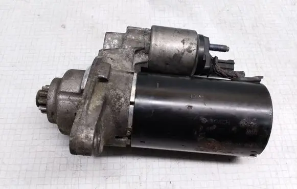 Volkswagen Golf V Starter motor 0001123012 02791102