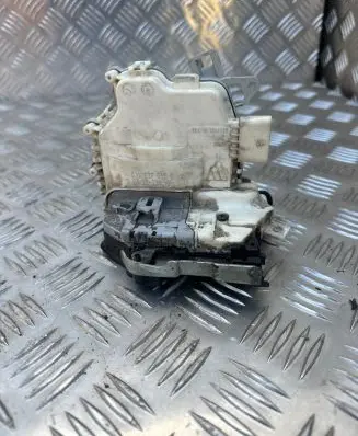 Audi A6 S6 C7 4G Front door lock 8J1837016C