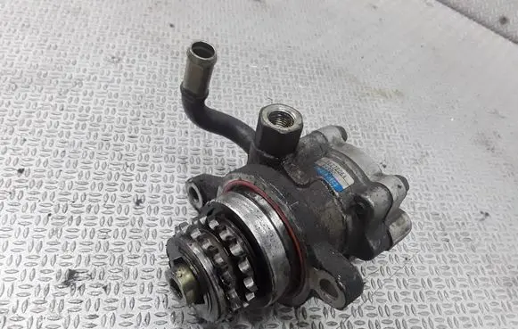Nissan X-Trail T30 Power steering pump 8H800