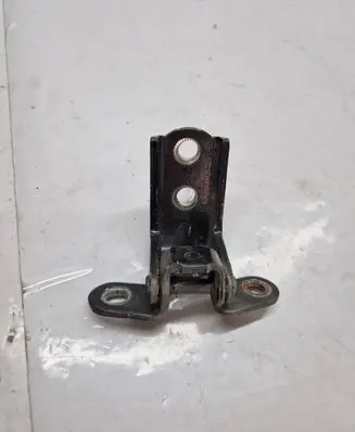 Hyundai Santa Fe Rear door lower hinge